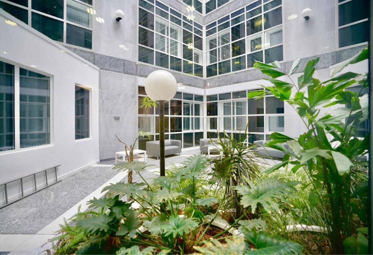 Bayard Apartments - 2 Bed Apartment Contractors Welcome Peterborough Extérieur photo